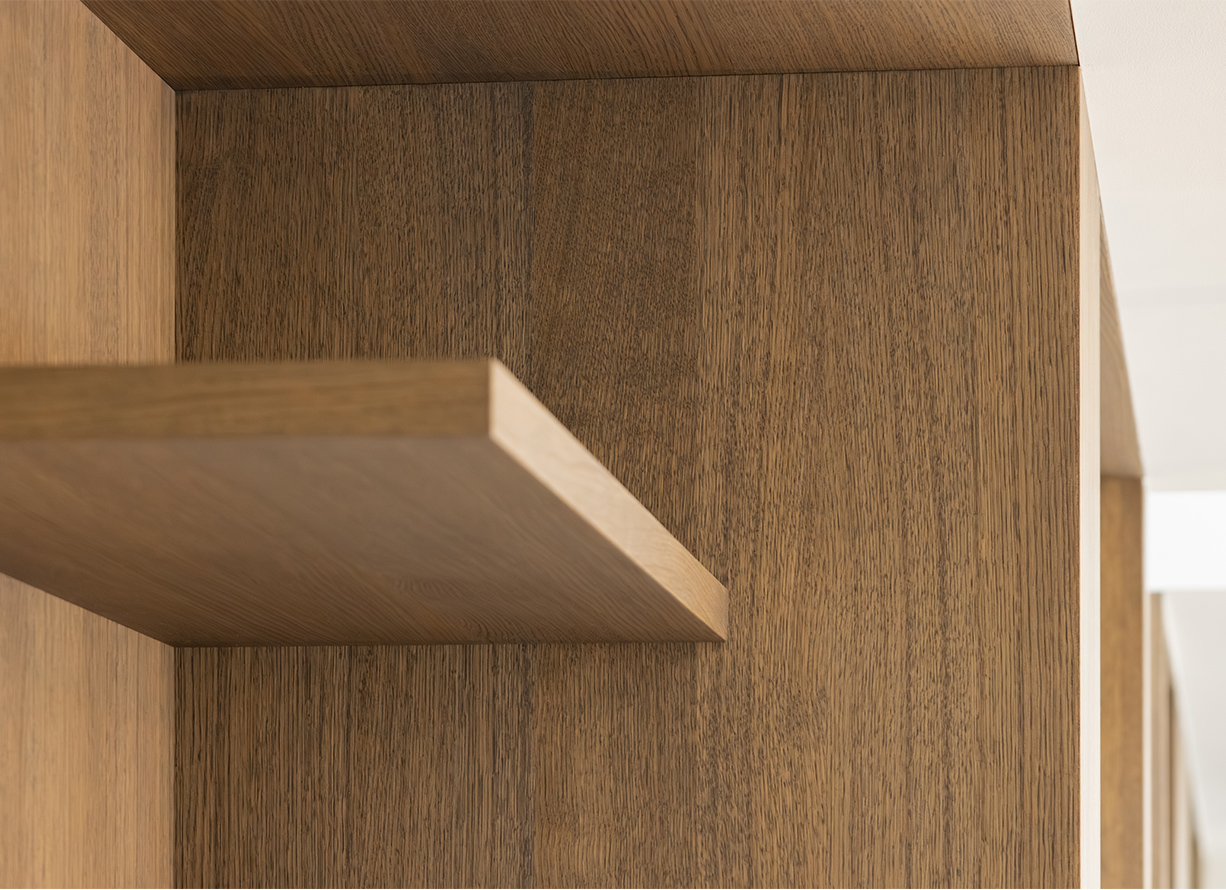 Eiken wandplank in Oud-Beijerland